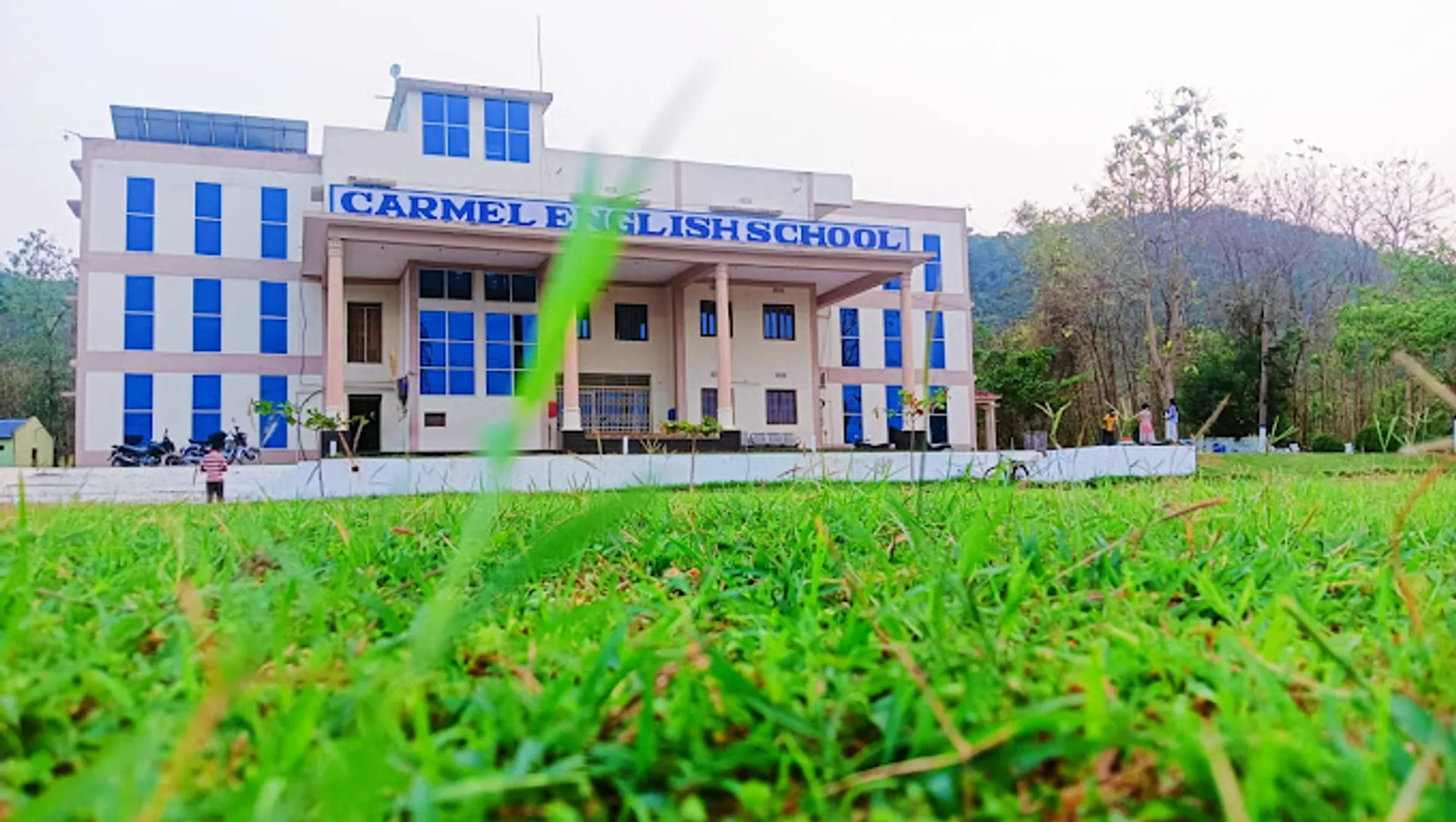 Carmel English School