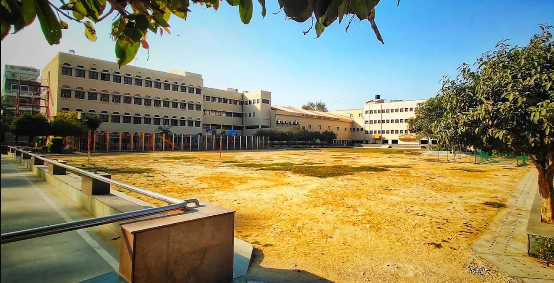 Darbari Lal DAV Model School