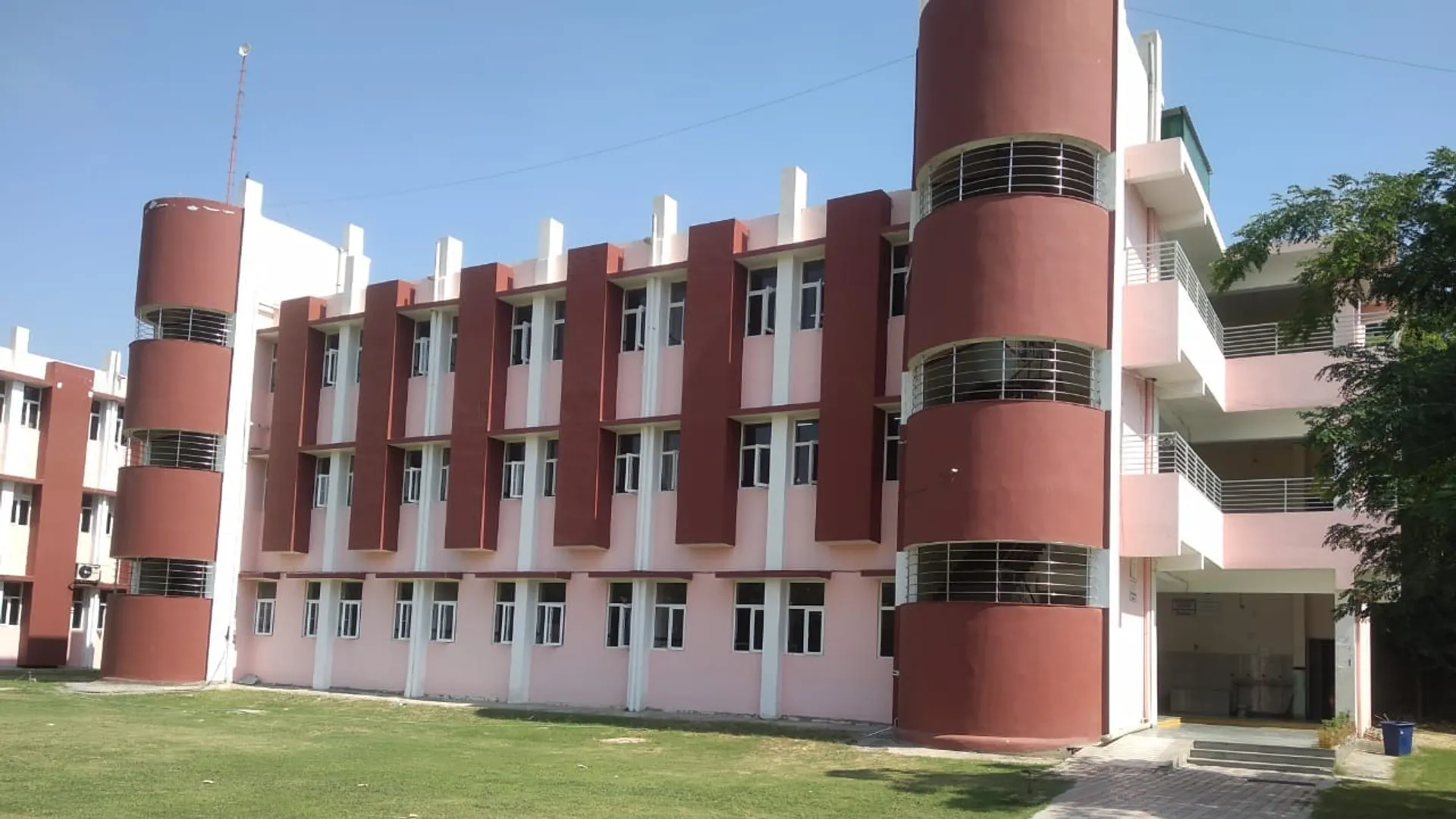 Delhi English Academy