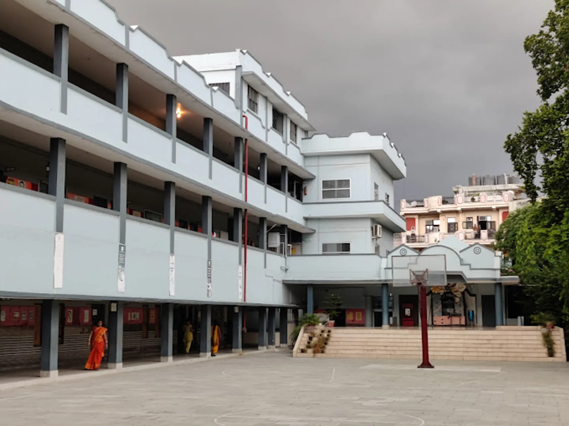 Everest Public School