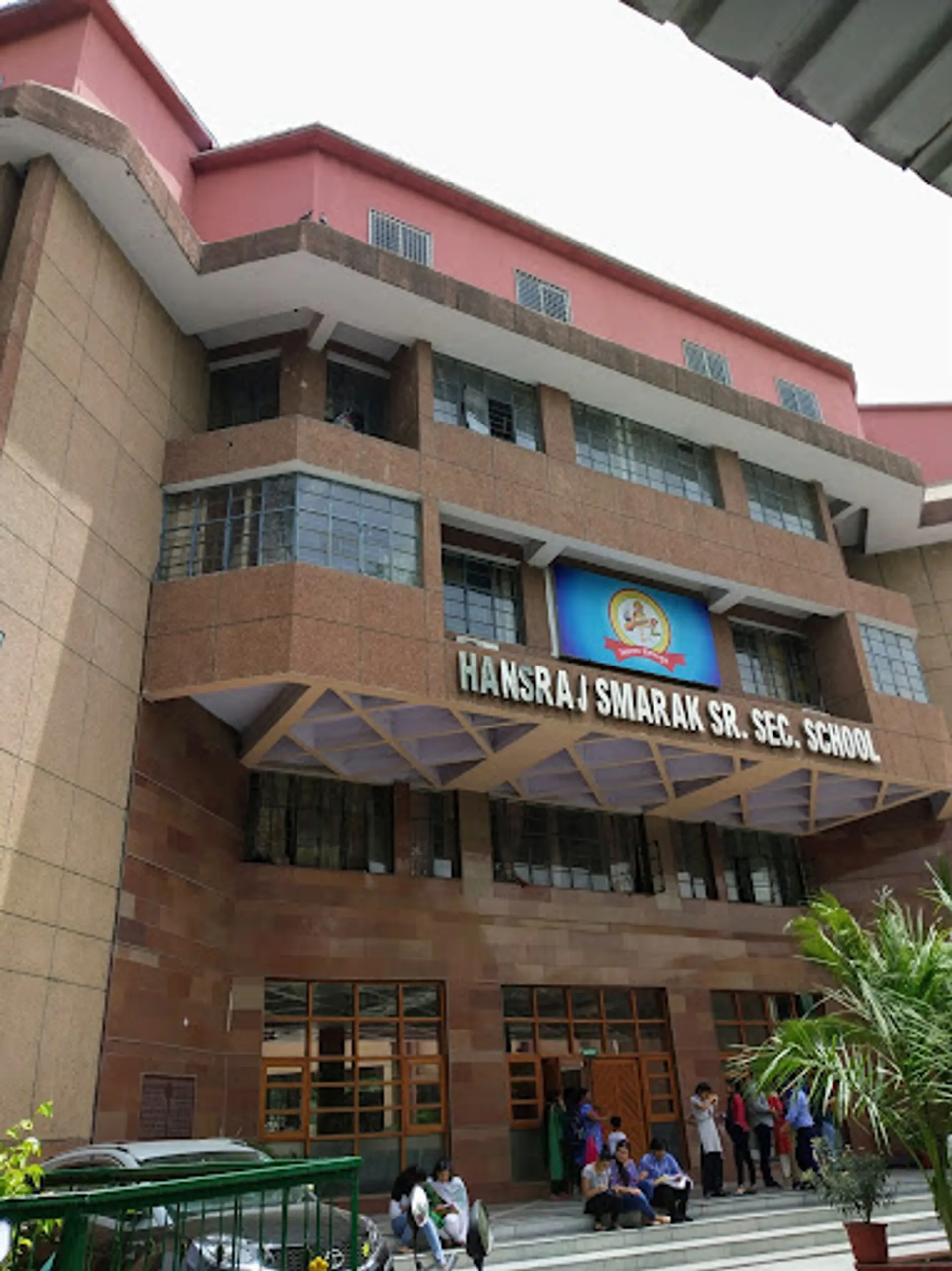 Hans Raj Smarak Senior Secondary School