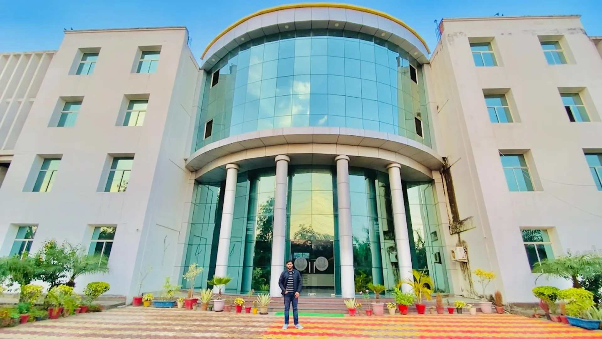 HL International School