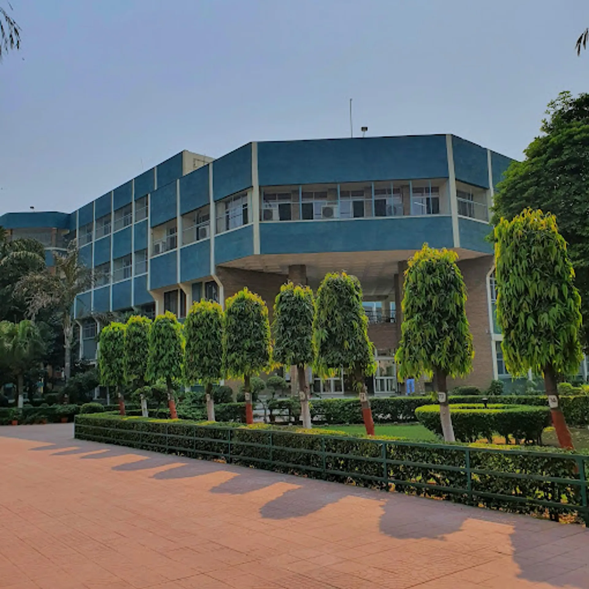 Jaspal Kaur Public School