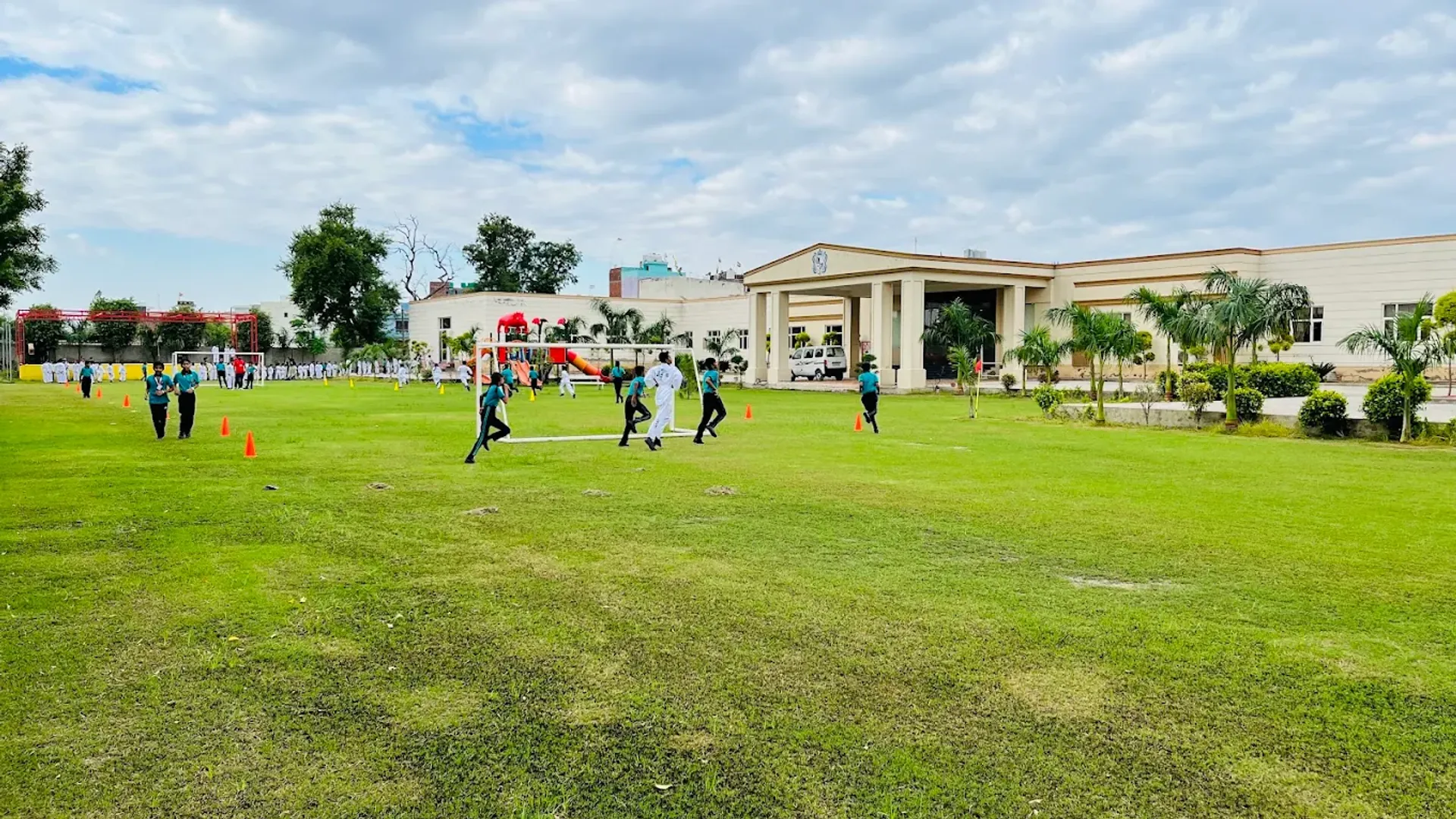 Lance Fort International School