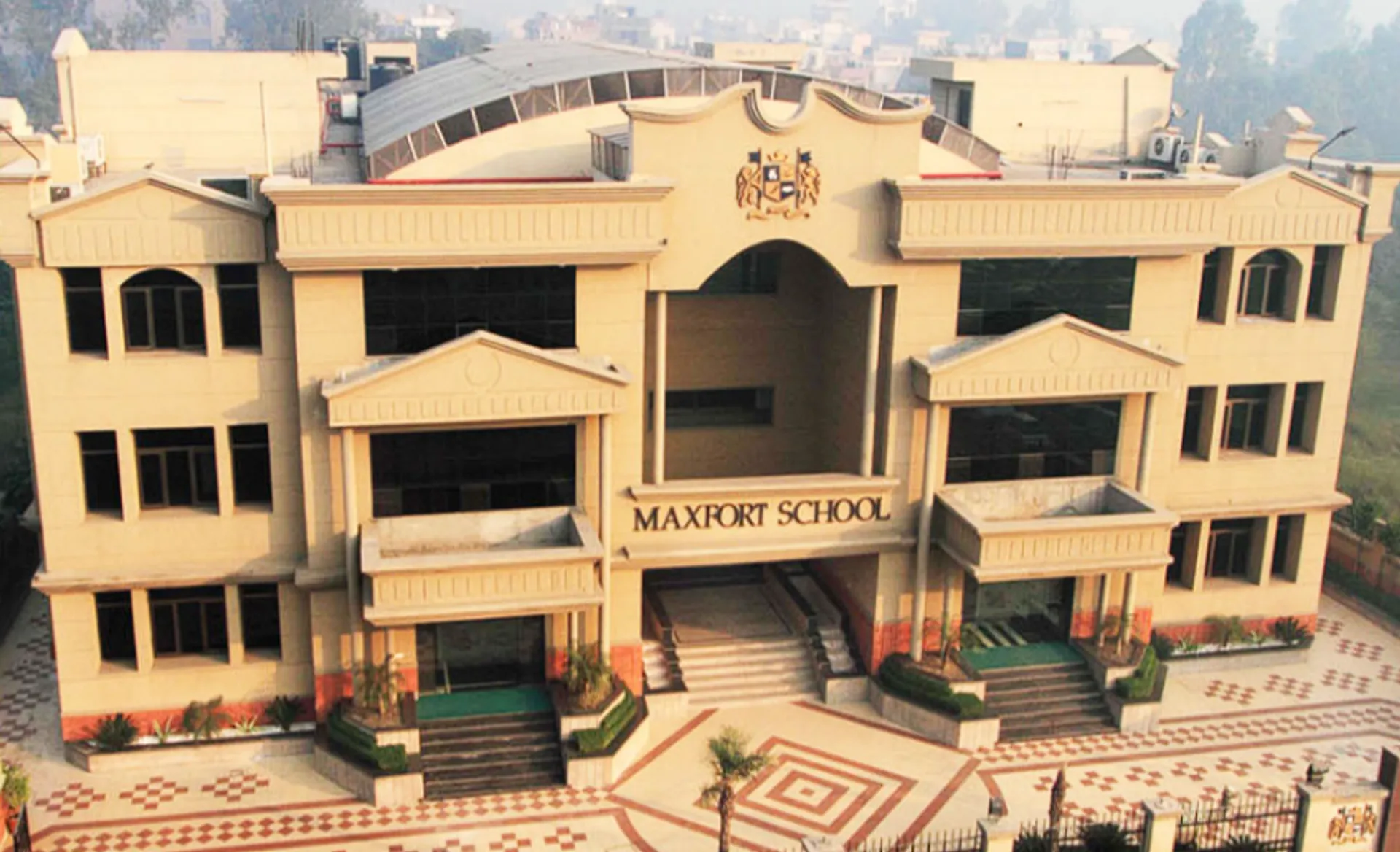 Maxfort School