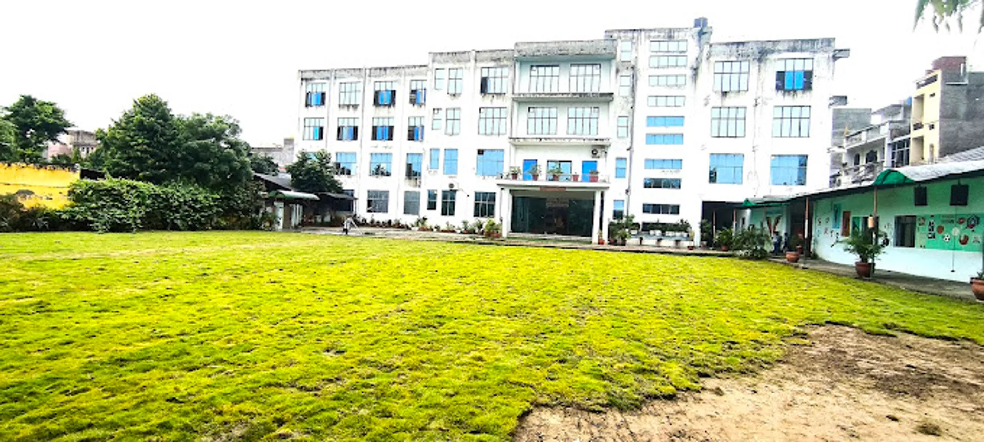 Mir Public School