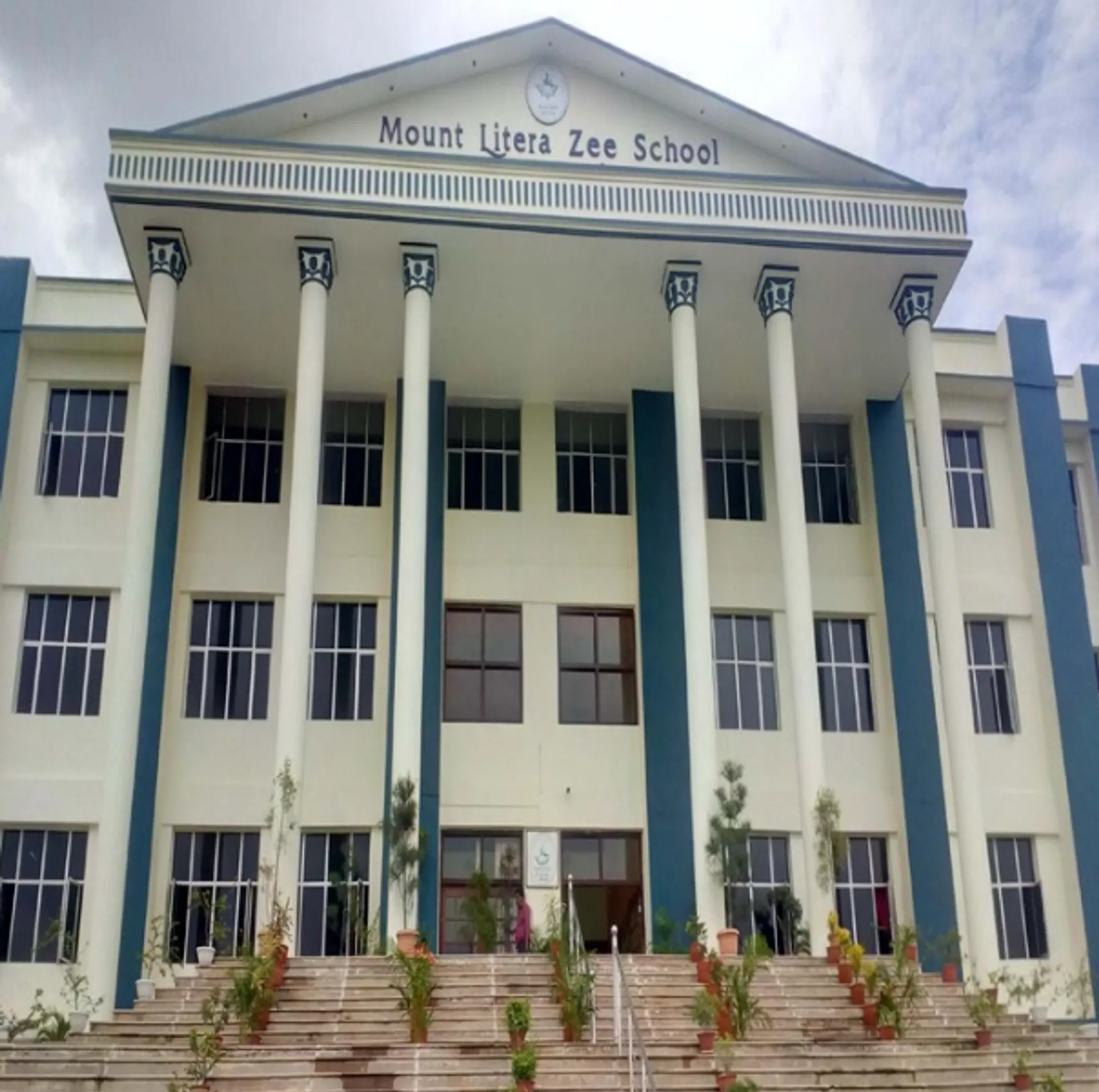 Mount Litera Zee School