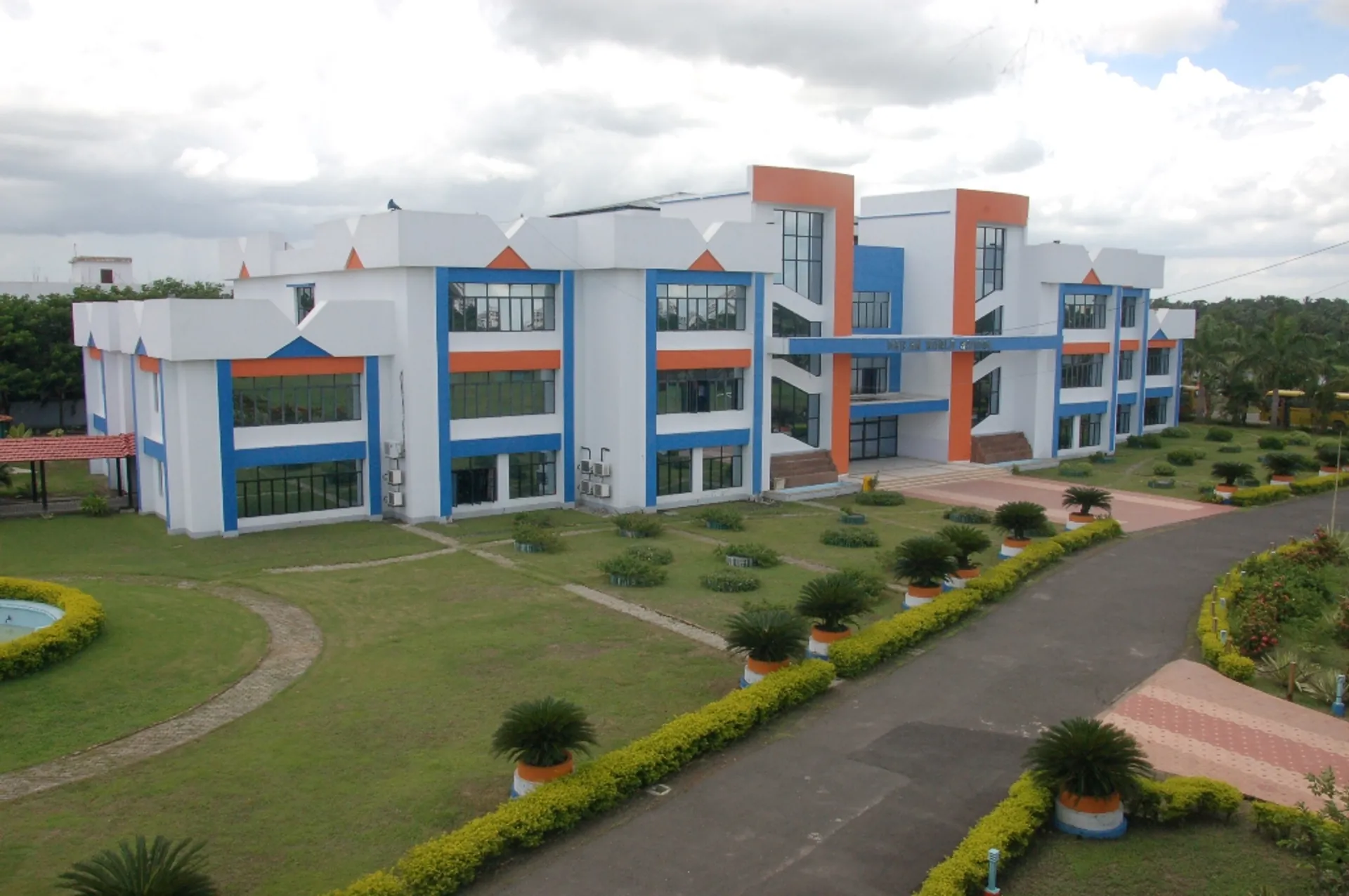 Pailan World School