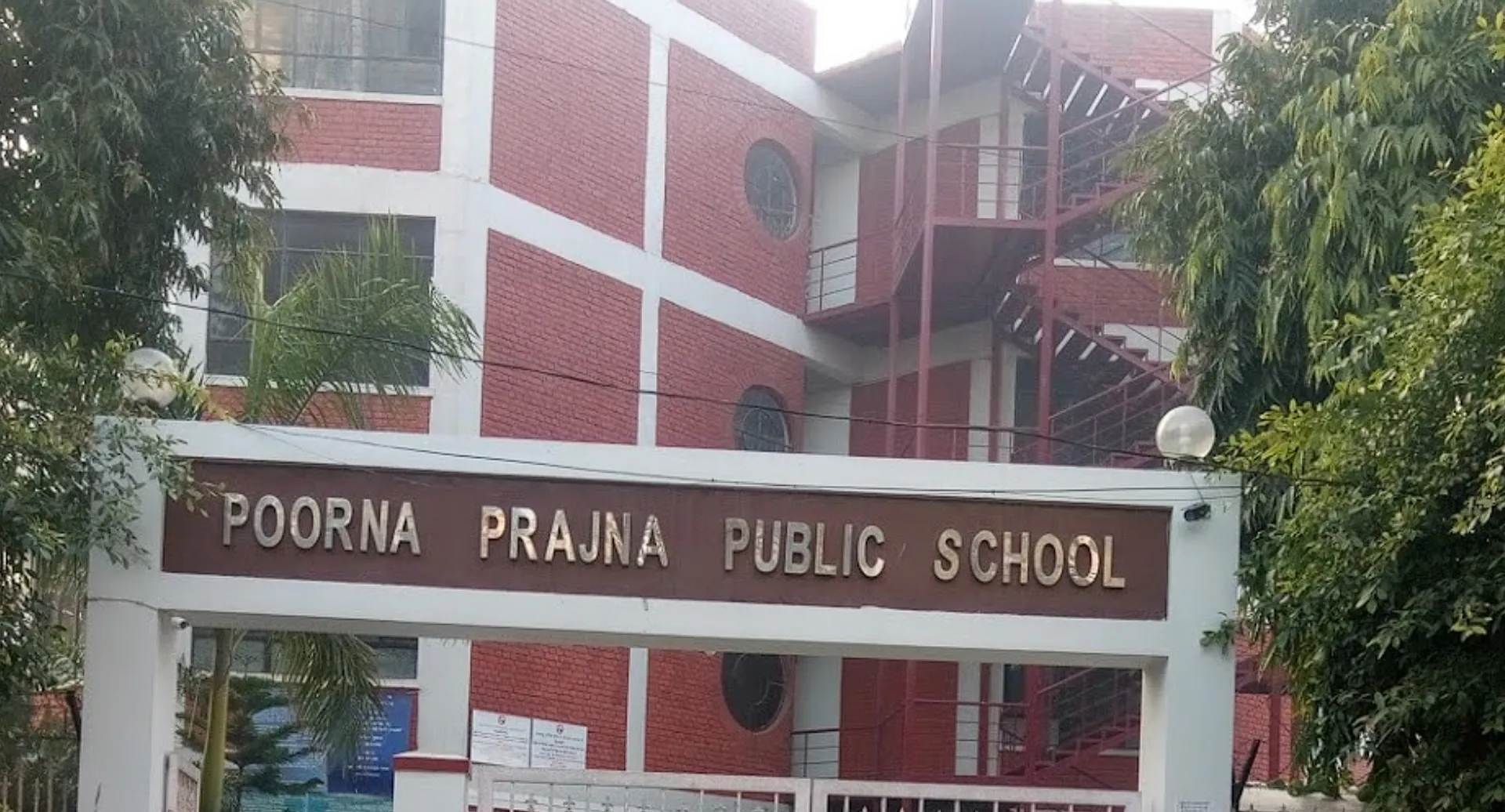 Poorna Prajna Public School