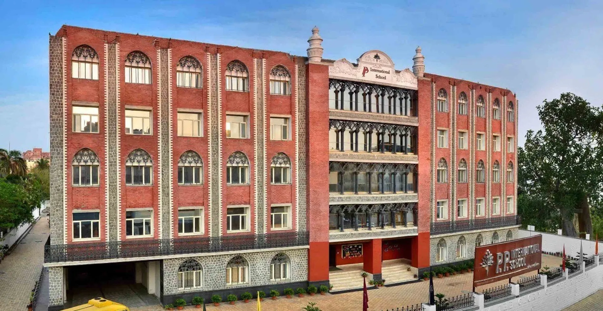 PP International School