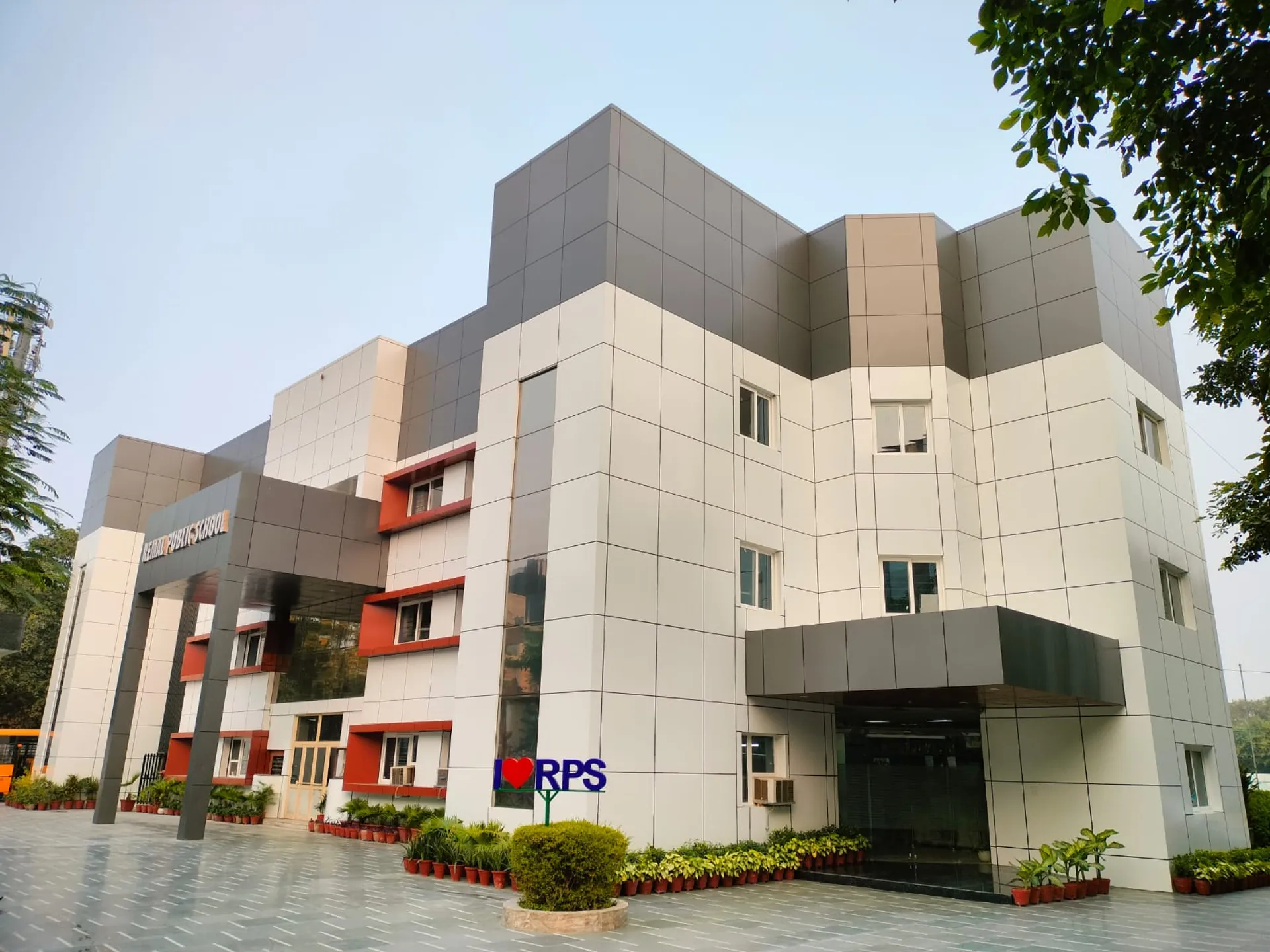Remal Public School