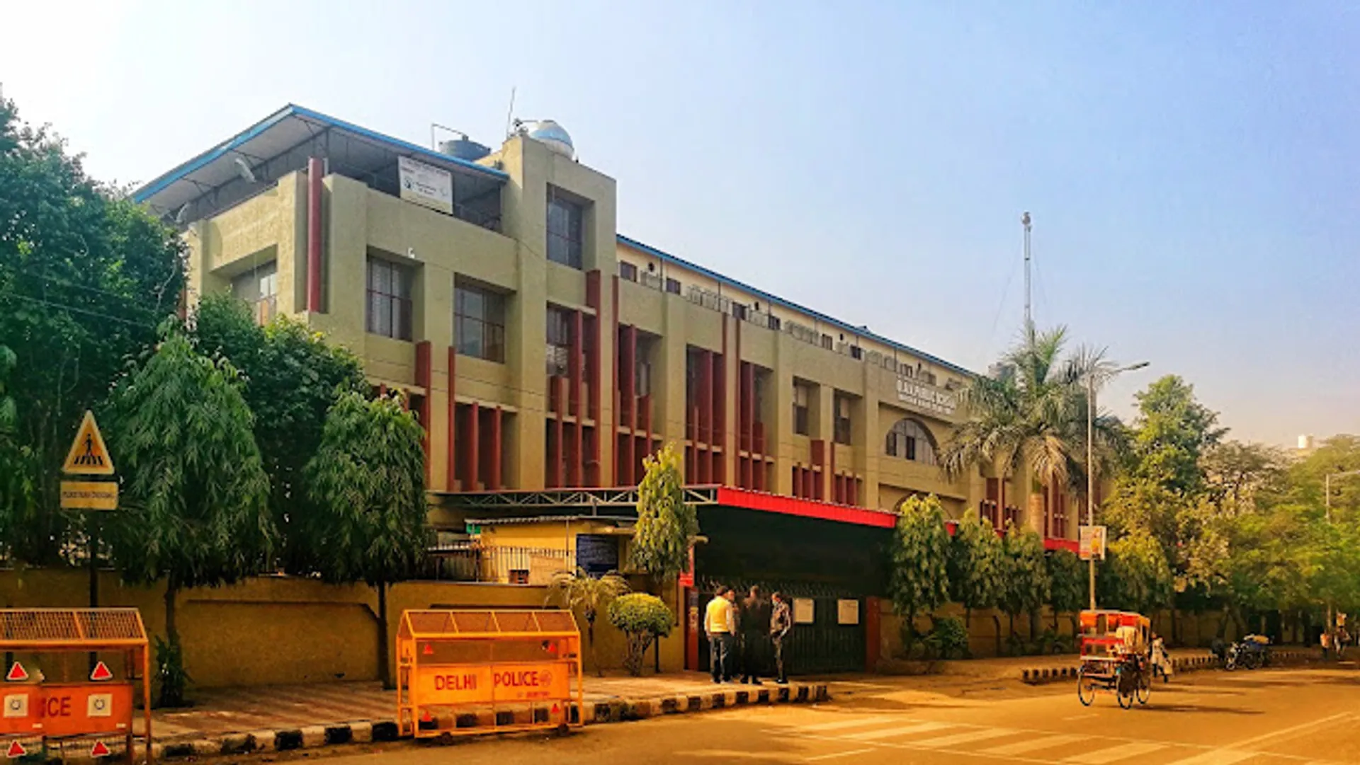 S.L.S DAV Public School