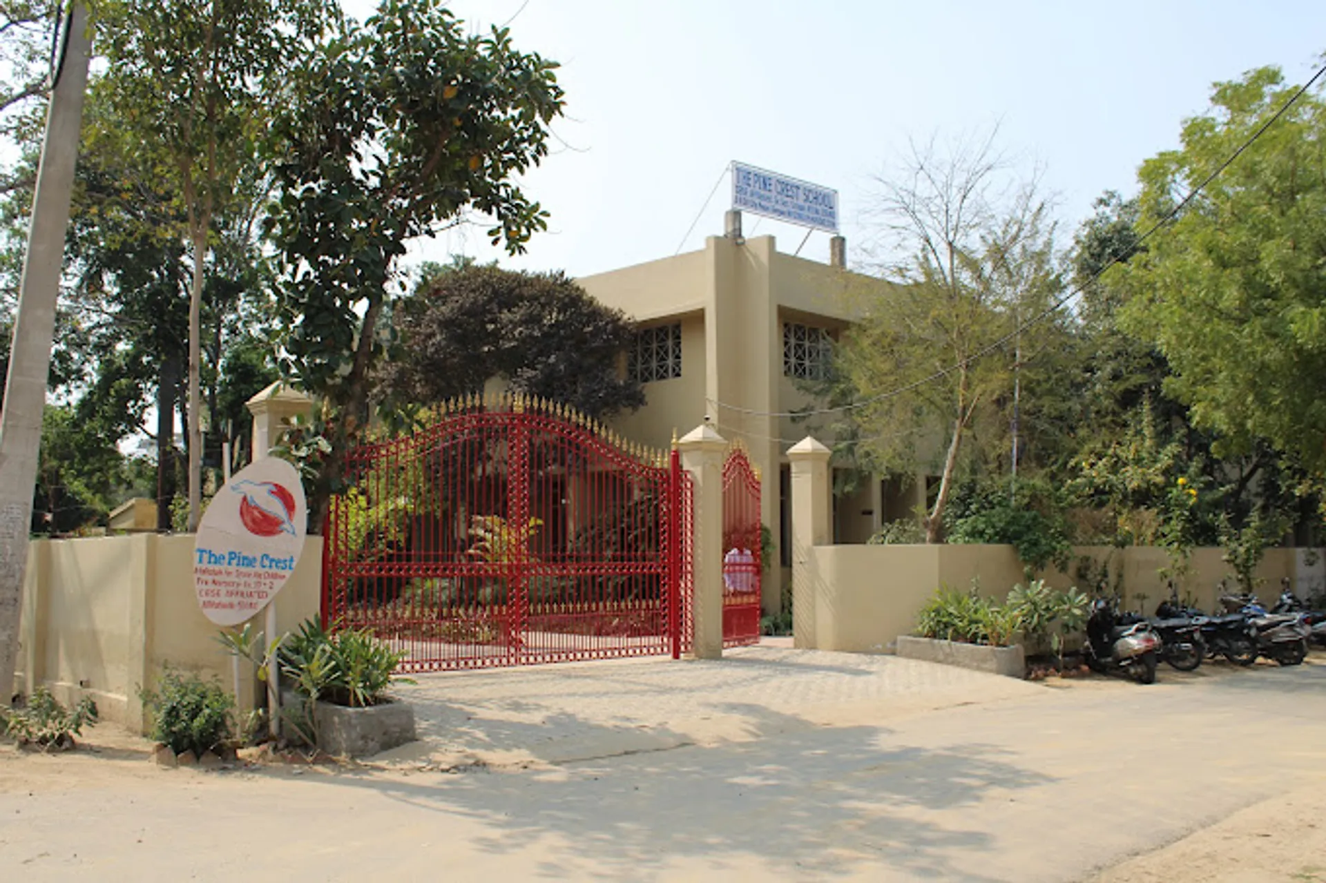 The Pine Crest School