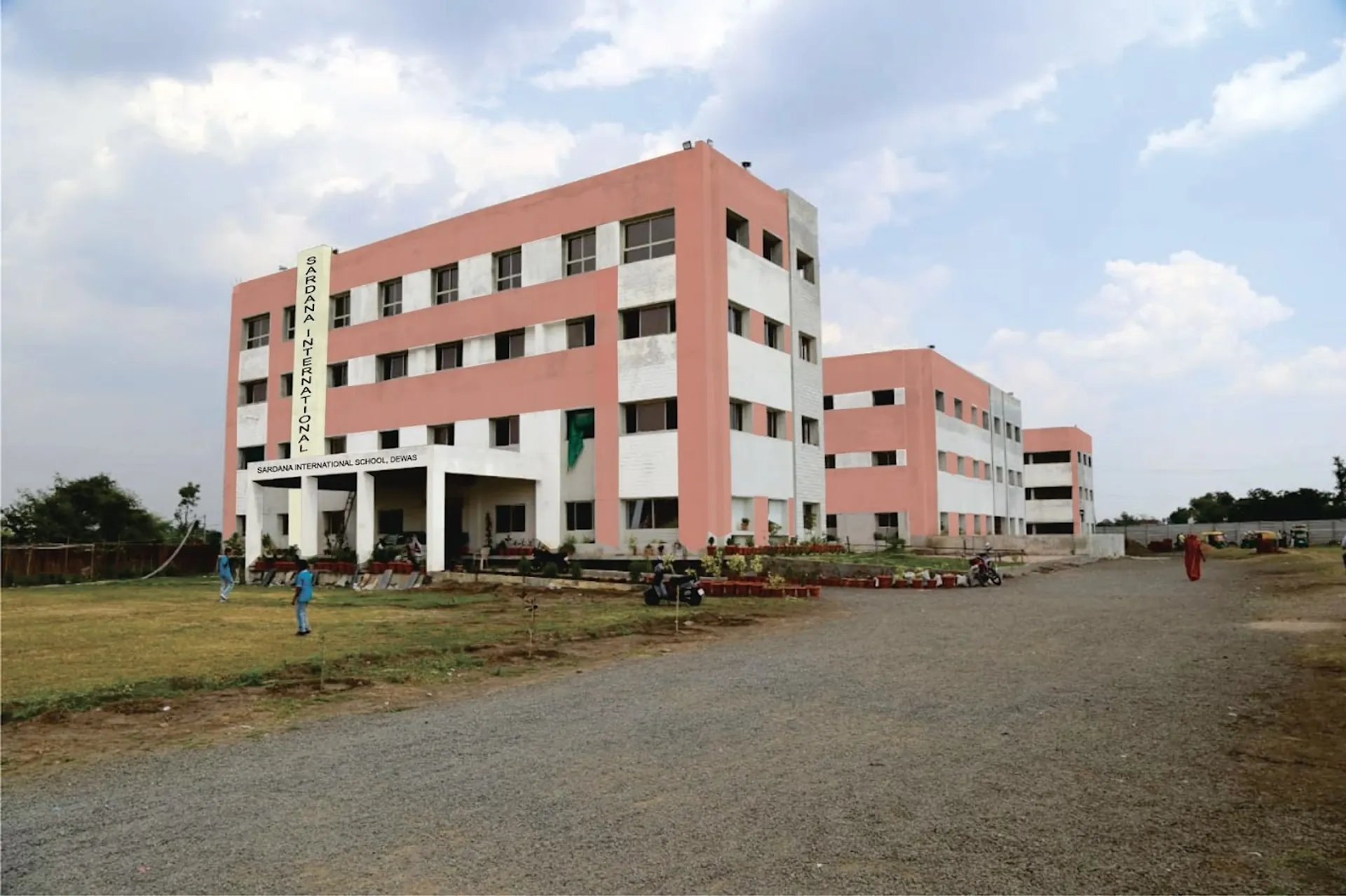 The Sardana International School